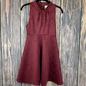 Sea Gypsies Maroon Floral Embossed Sleeveless Dress- Sz XS